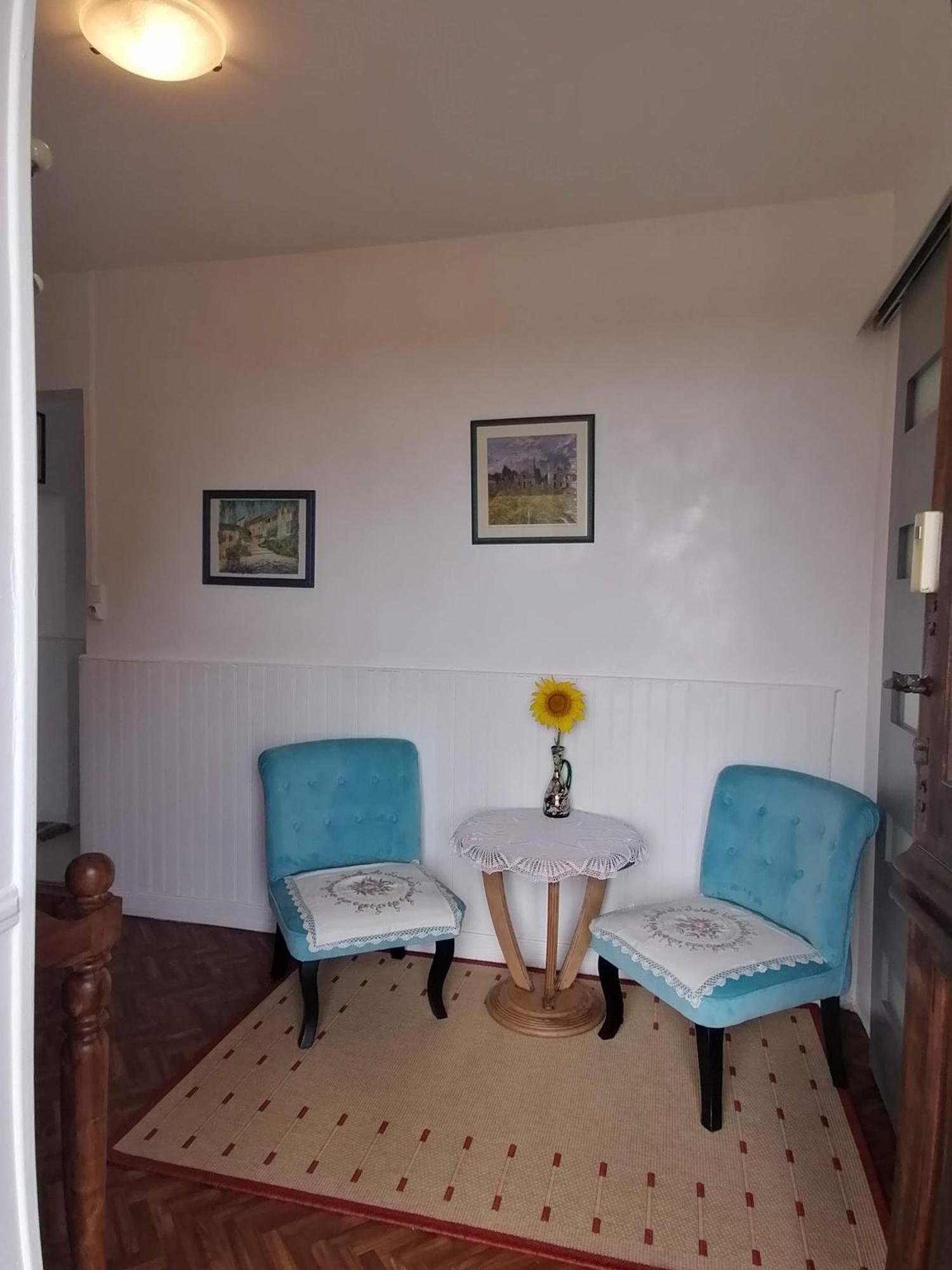 Gite 4 Pers, Jacuzzi, Piscine, Proche Futuroscope, Calme Et Nature A La Roche Posay La Roche-Posay Exterior foto