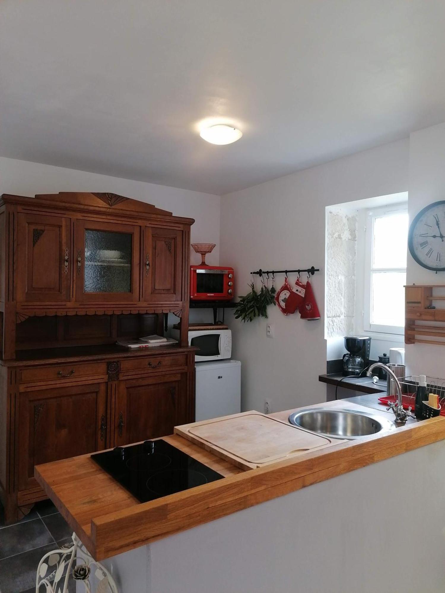 Gite 4 Pers, Jacuzzi, Piscine, Proche Futuroscope, Calme Et Nature A La Roche Posay La Roche-Posay Exterior foto