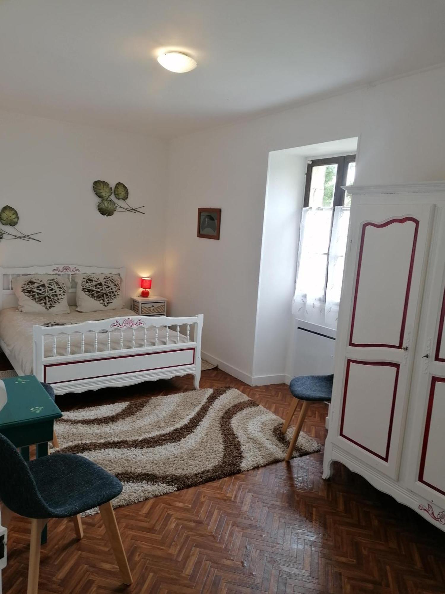 Gite 4 Pers, Jacuzzi, Piscine, Proche Futuroscope, Calme Et Nature A La Roche Posay La Roche-Posay Exterior foto